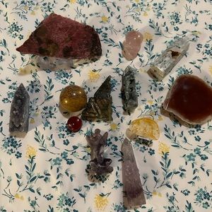 We lost our home in Lahaina MAUI last Mix lot of beautiful crystals